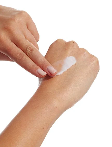 Skin Firming Gradual Tanning Lotion - Image 3